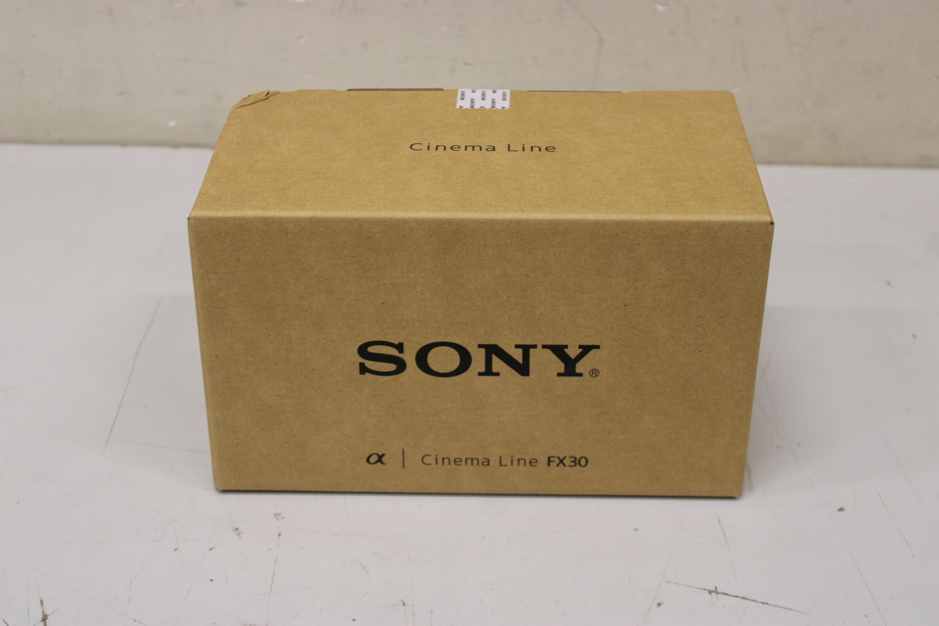 SALE OUT. Sony FX30B 35mm Interchangeable-Lens Cinema Camera (without XLR) - Sony DAMAGED PACKAGING