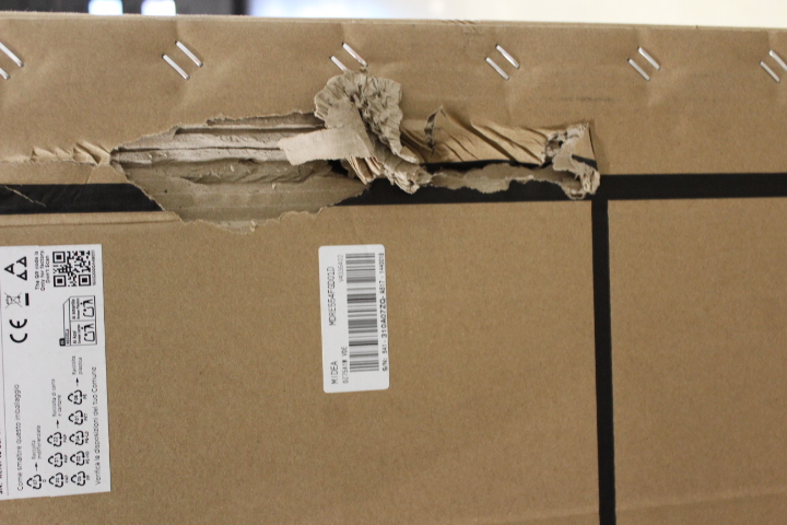 SALE OUT. Midea MDRE554FGD01D Refrigerator, D, Built-in, Combi, Height 195,3 cm, Fridge net 293L, Freezer net 105L, White - SALE OUT. Midea DAMAGED PACKAGING, DENT SIDE CORNER, BENT GRILLES ON THE BACK