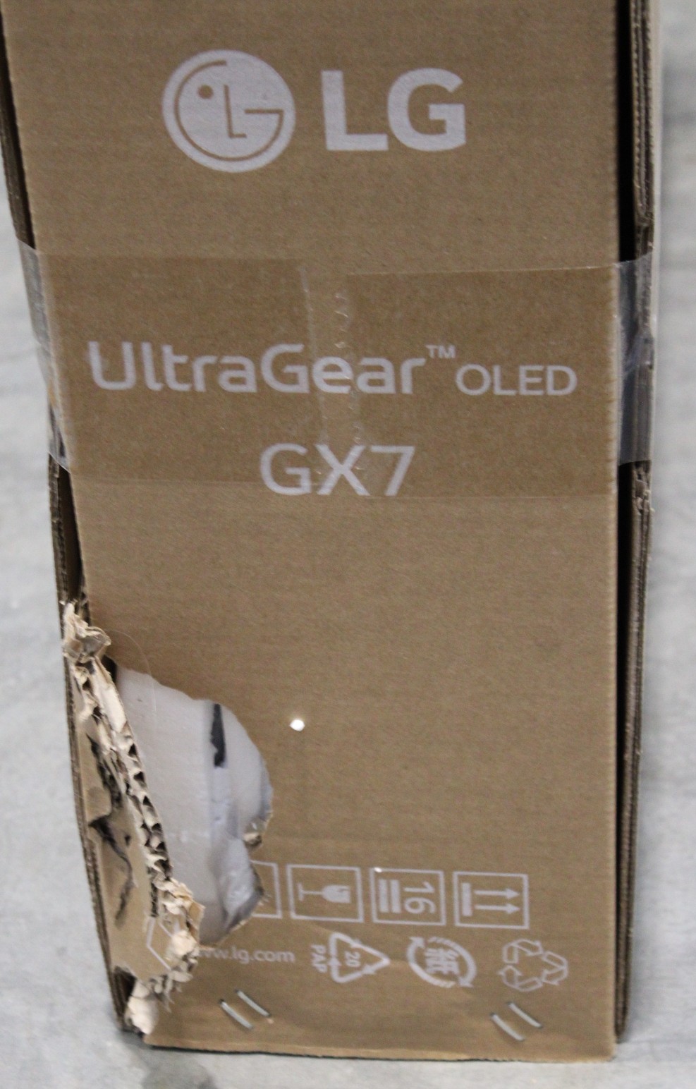 LG SALE OUT. 27GX704A-B - 27 " - OLED - 16:9 - 240 Hz - 0.03 ms - 2560 x 1440 pixels - 250 cd/m² - HDMI ports quantity 2 - Warranty 24 month(s) - DAMAGED PACKAGING