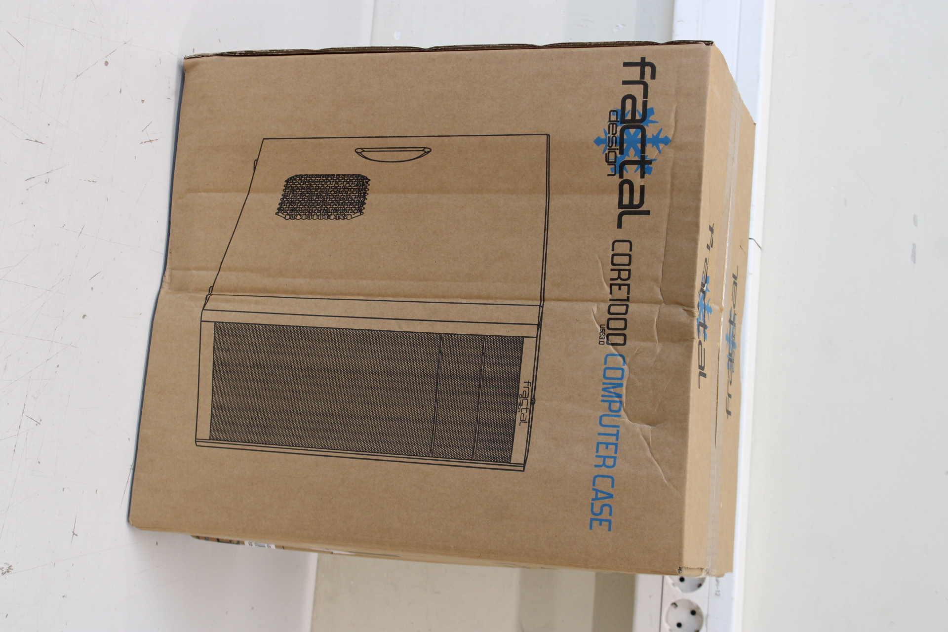 SALE OUT. Fractal Design Core 1000 USB 3.0  - SALE OUT. SALE OUT. Fractal Design - Core 1000 USB 3.0 - Black - Micro ATX - DAMAGED PACKAGING, BENT ON THE SIDE