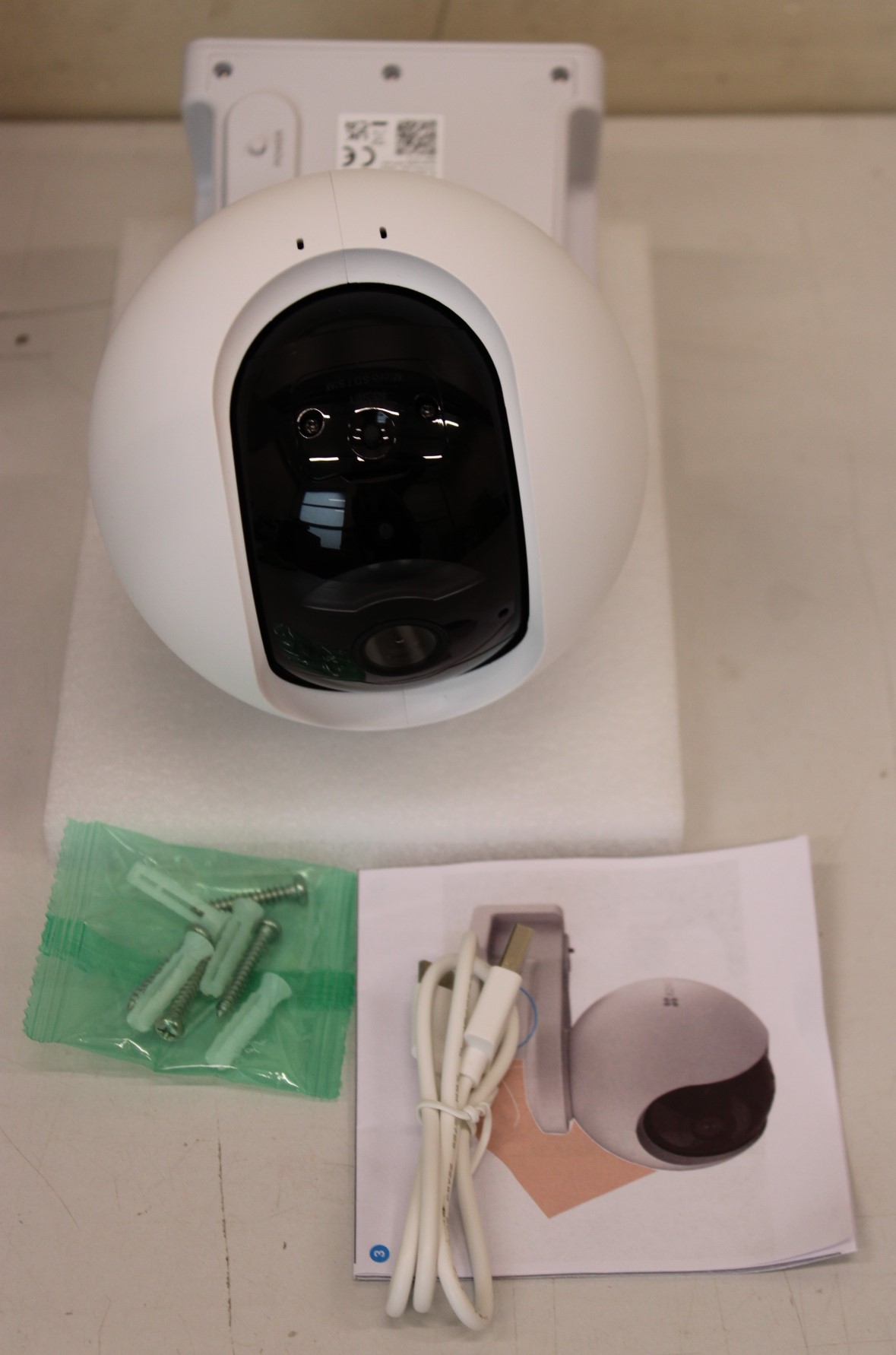 SALE OUT. EZVIZ IP Camera CS-EB8 3MP/4mm/10400mAh/IR up to 15m/H.265/H.264/IP65/White - SALE OUT. EZVIZ - IP Camera - CS-EB8 4G/LTE with battery - 36 month(s) - 3 MP - 4mm - IP65 - H.265 / H.264 - MicroSD, max. 512 GB - USED, DIRTY, MISSING MANUAL, SCRATC