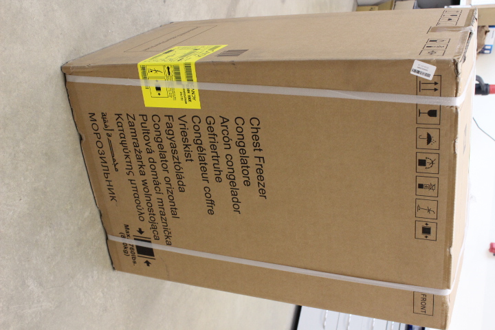 SALE OUT. Candy - Freezer - CCHH 100E - Energy efficiency class E - Chest - Free standing - Height 84.5 cm - Total net capacity 97 L - White - DAMAGED PACKAGING, SCRATCHED ON TOP COVER