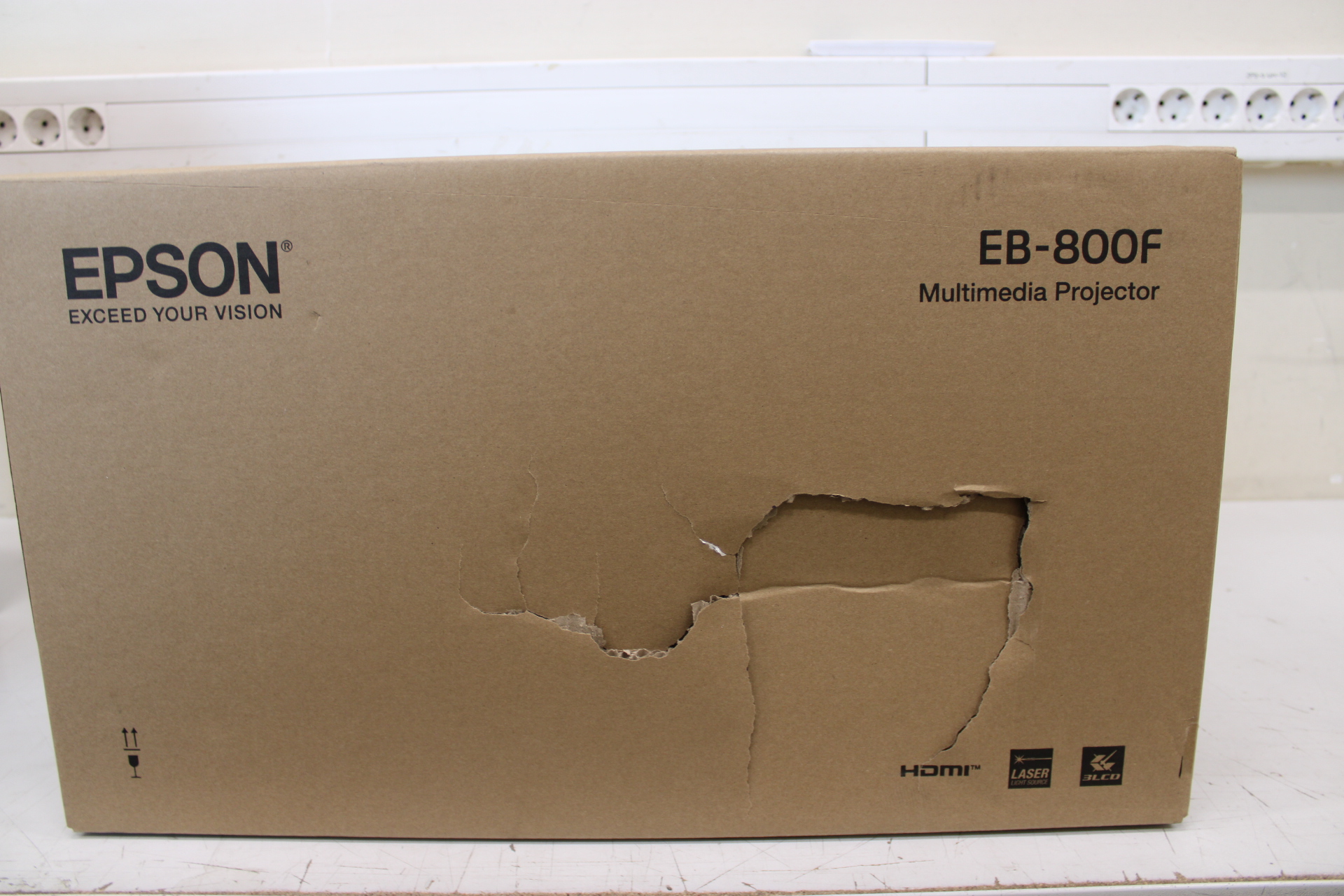 SALE OUT. Epson EB-800F 3LCD Projector /16:9/5000Lm/2500000:1, White  - SALE OUT. Epson - EB-800F - Full HD (1920x1080) - 5000 ANSI lumens - White - Lamp warranty 12 month(s) - DAMAGED PACKAGING