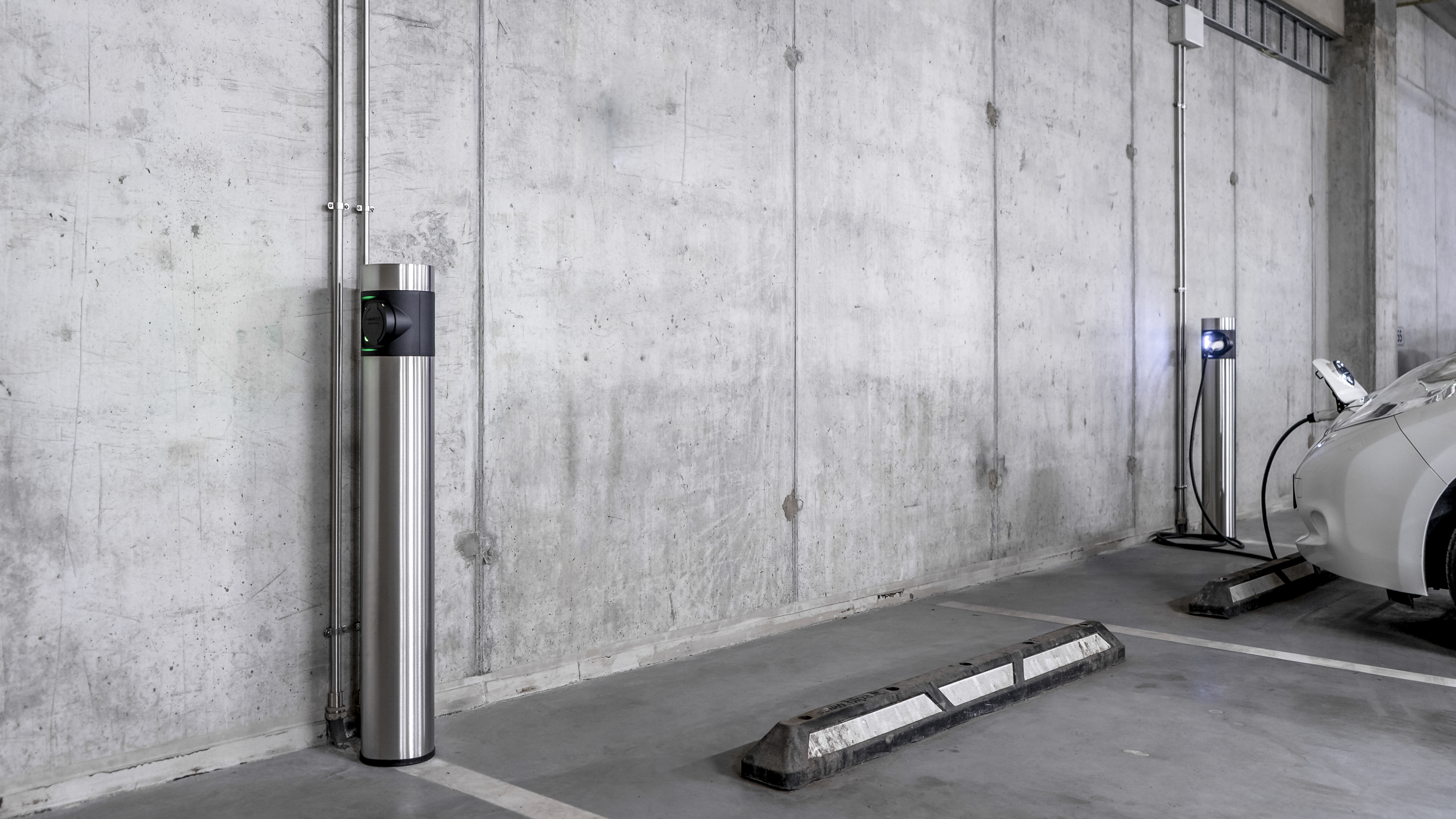 In balance Grid Charging Station 2x22kW, Socket, 4G (LTE), RFID - PC1-U-R