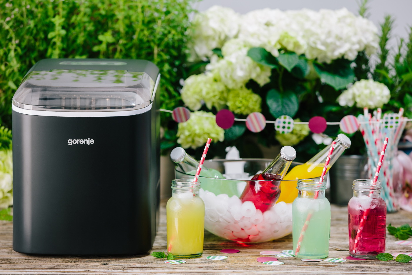 Gorenje - Ice cube maker - IMC1200B - Power 120 W - Capacity 2.2 L - Black