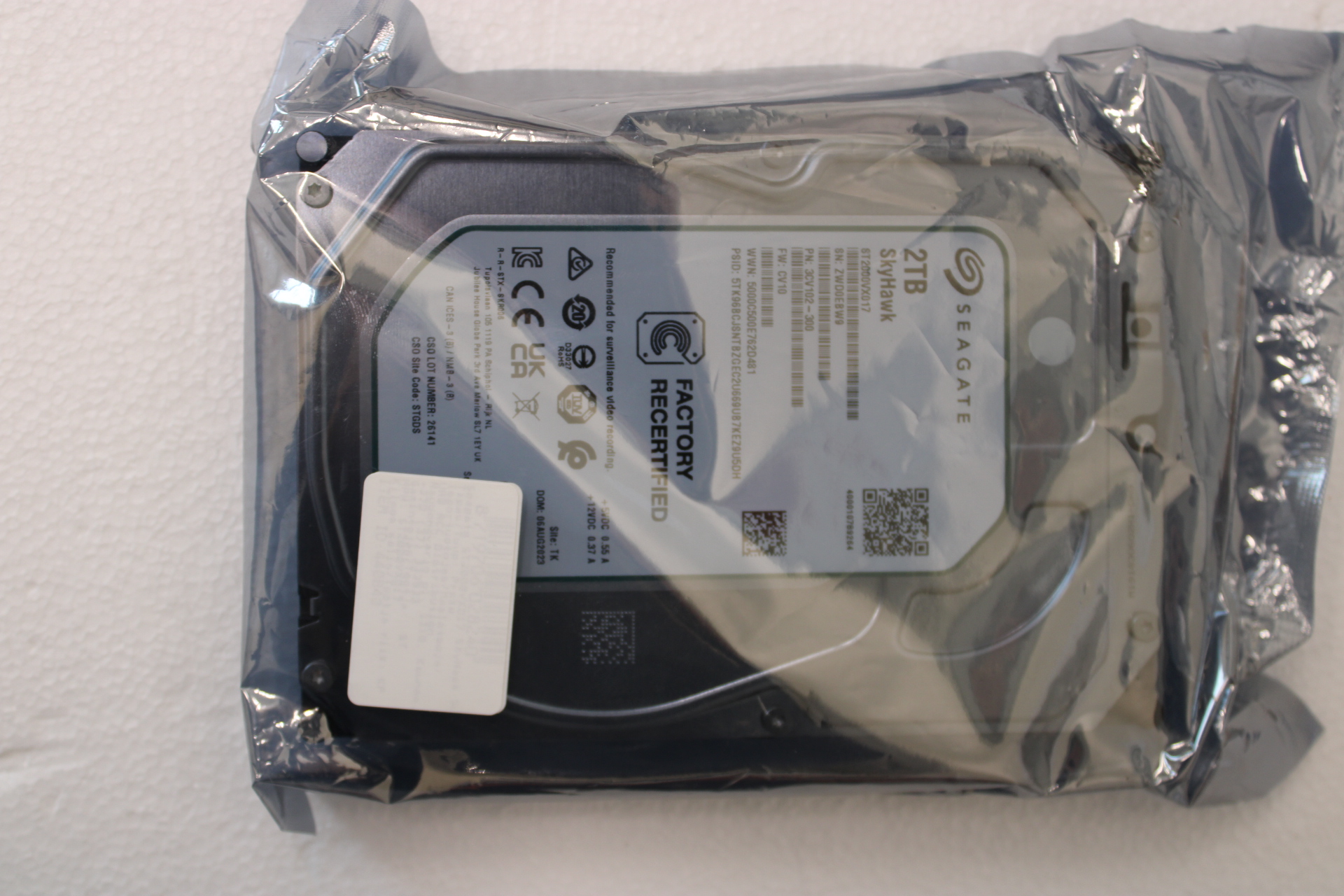 SALE OUT. SEAGATE ST2000VX017 SkyHawk Surveillance 2 TB, 256 MB, SATA 6Gb/s - SALE OUT. Seagate ST2000VX017 SkyHawk Surveillance - 2000 GB - REFURBISHED