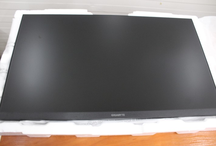 SALE OUT. Gigabyte - Gaming Monitor - GS32Q EK1 - 31.5 " - QHD - 16:9 - 165 Hz - 1 ms - 2560 x 1440 pixels - 300 cd/m² - HDMI ports quantity 2 - Black - Warranty 3 month(s) - REFURBISHED
