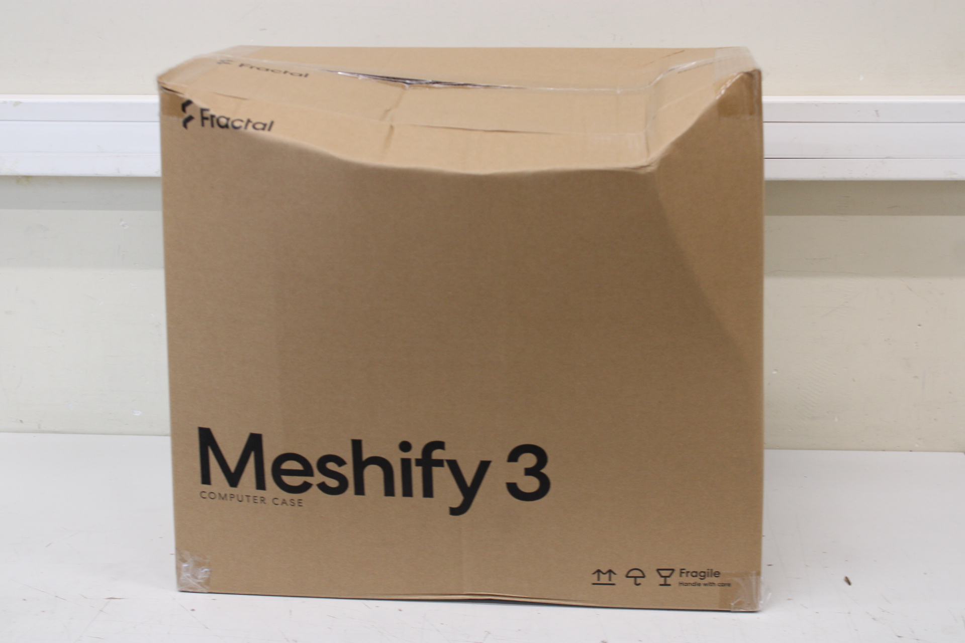 SALE OUT. Fractal Design Meshify 3 Ambience Pro RGB Black TG - Fractal Design Meshify 3 - Ambience Pro RGB Black TG Light Tint - ATX - DAMAGED PACKAGING, DAMAGED PAINT ON TOP