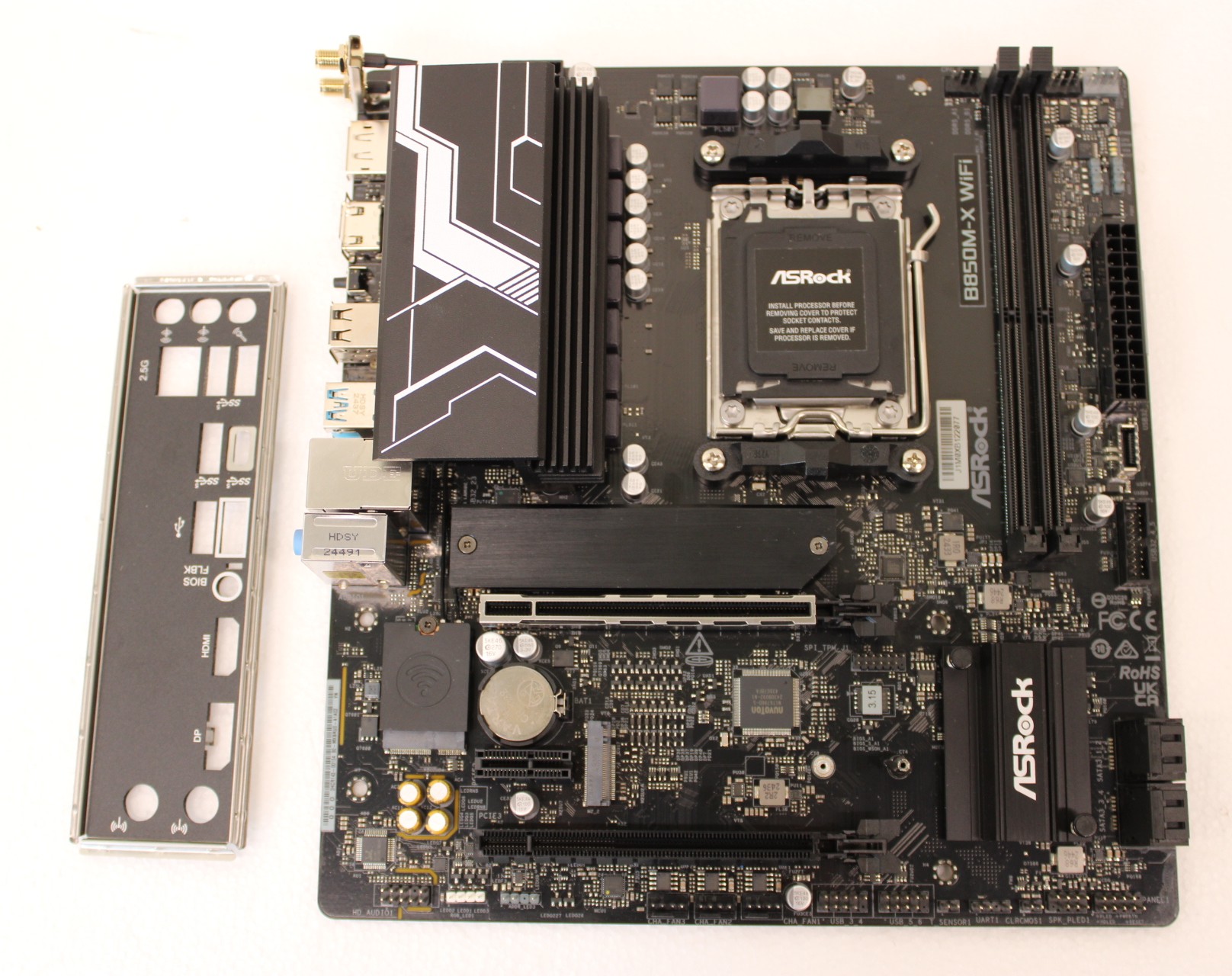 SALE OUT. ASRock B850M-X WIFI - Processor family AMD - Processor socket AM5 - DDR5 - Supported hard disk drive interfaces SATA, M.2 - Number of SATA connectors 4 - USED, REFURBISHED, WITHOUT ANTENA. ACCESSORIES, ONLY BACKPANEL INCLUDED