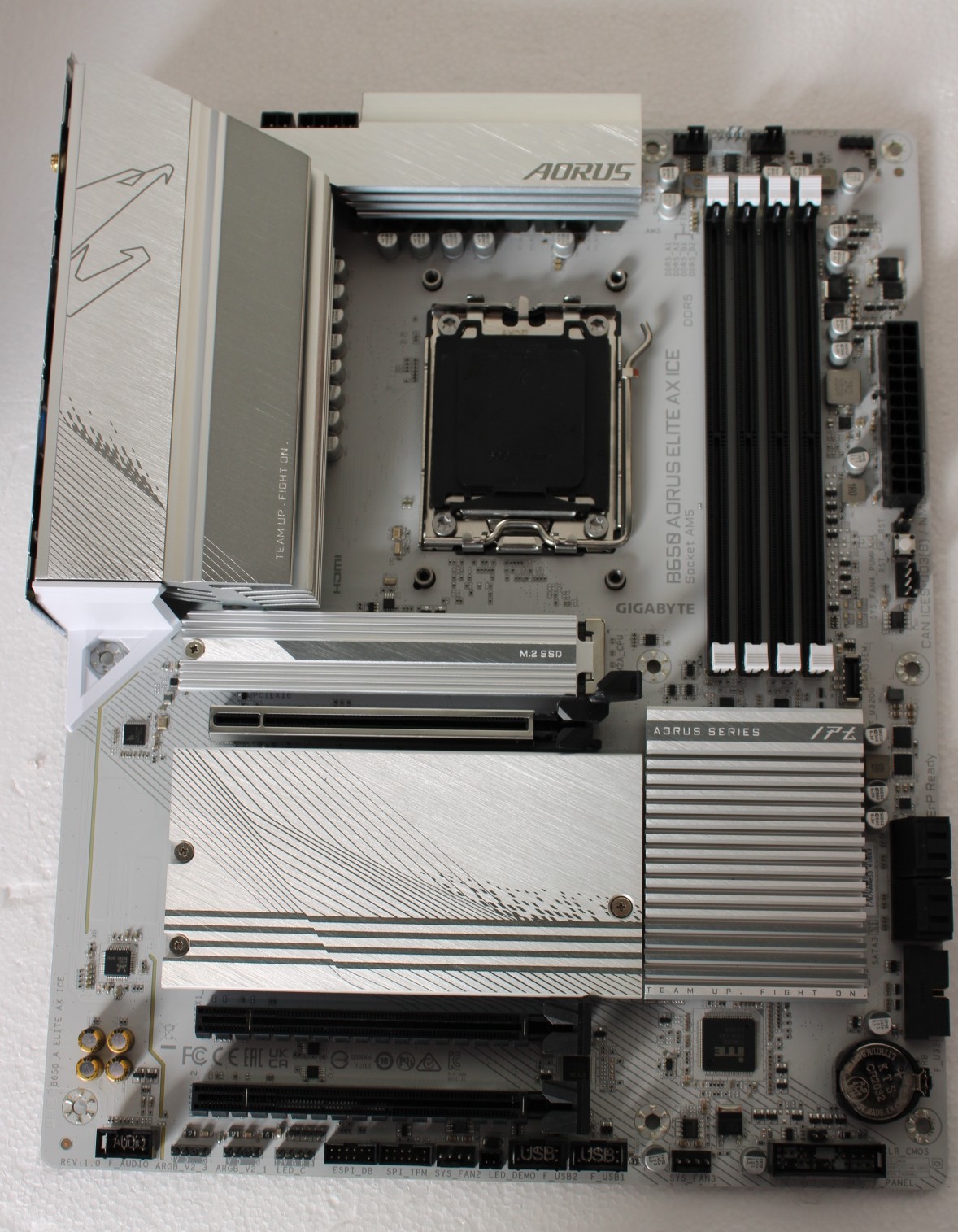 SALE OUT. Gigabyte USED, REFURBISHED, WITHOUT ACCESSORIES, ONLY BACK PANEL INCLUDED