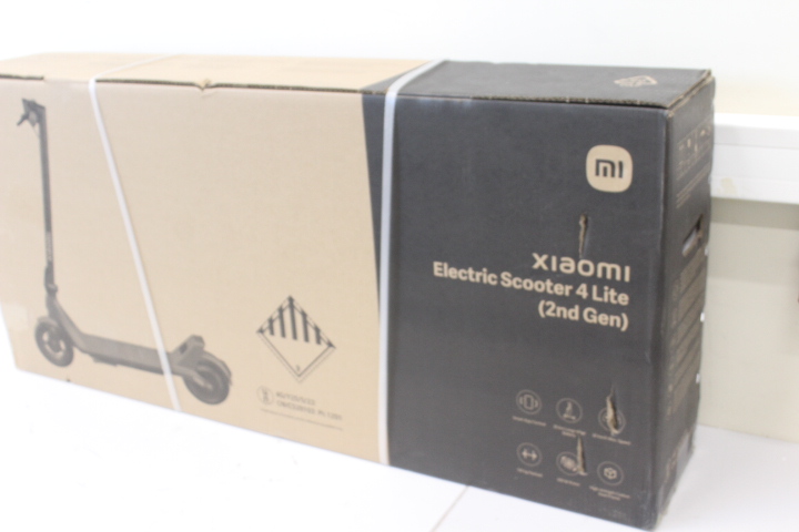 SALE OUT. Xiaomi Electric Scooter 4 Lite (2nd Gen)  - Xiaomi 3 month(s) - USED AS DEMO, MISSING INNER PACKAGING