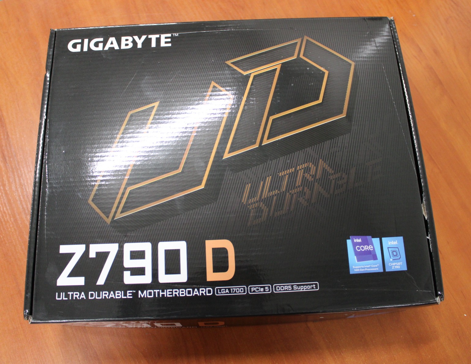 SALE OUT. - Gigabyte Z790 D - Processor family Intel - Processor socket  LGA1700 - DDR5 - Supported hard disk drive interfaces SATA, M.2 - Number of SATA connectors 6 - WITHOUT MANUALS AND ACCESSORIES ONLY BACK PANEL INCLUDED.