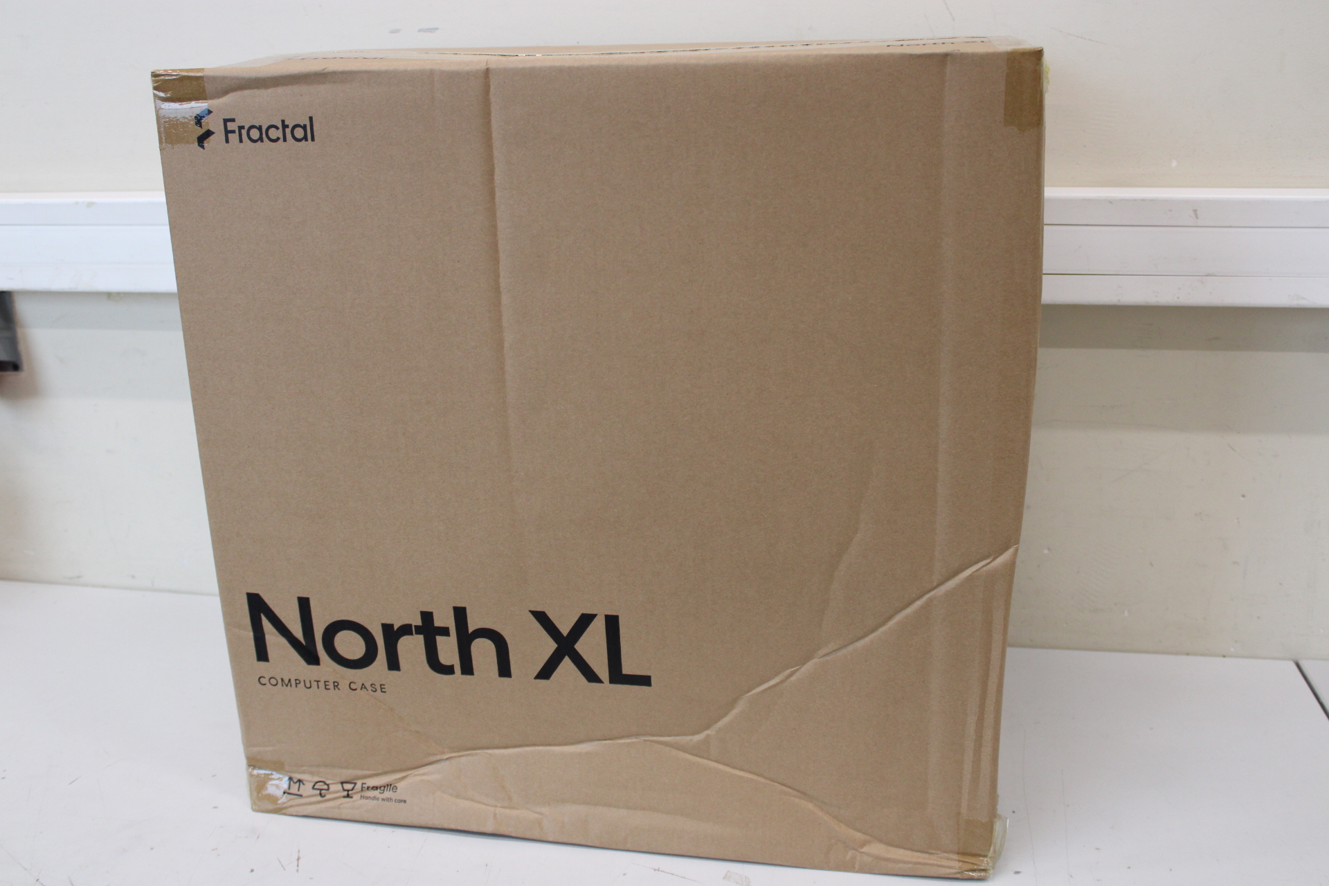 SALE OUT. Fractal Design North XL Chalk White TG Clear - SALE OUT. Fractal Design North XL - Mid-Tower - Chalk White TG Clear - DAMAGED PACKAGING