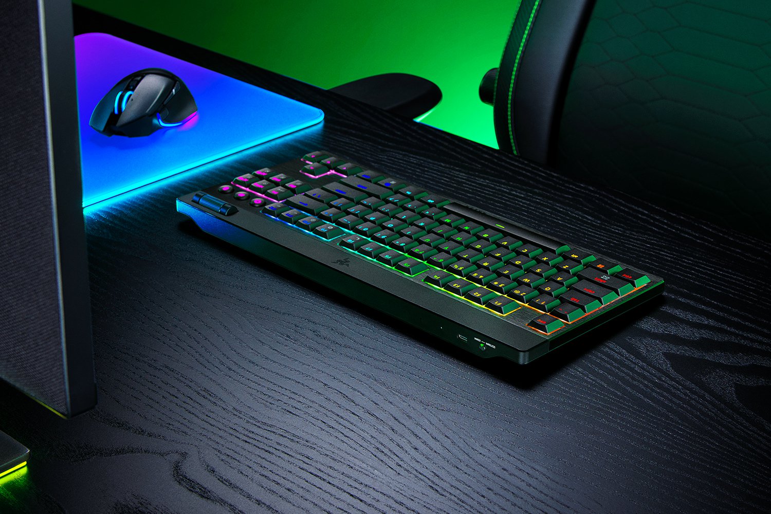 Razer - BlackWidow V4 Low-Profile HyperSpeed - Keyboard - Wireless - US - Bluetooth - Orange Switches - Black